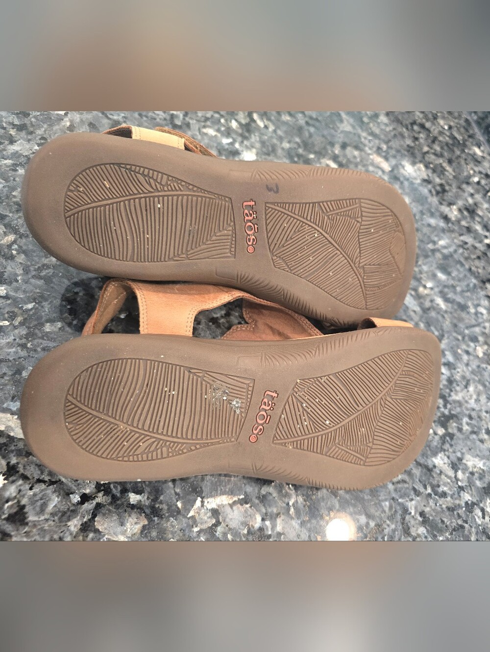 Taos 'The Show' Comfort leather Sandal - Picture 6 of 9